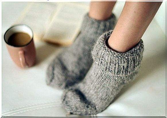 Cold feet in warm socks