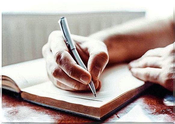 Keeping a diary can be helpful in beating depression